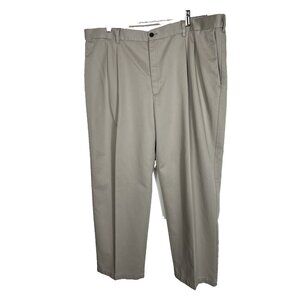 Haggar Men’s‎ Khaki Pants size 42 x 30 pleated actual 41" x 29"